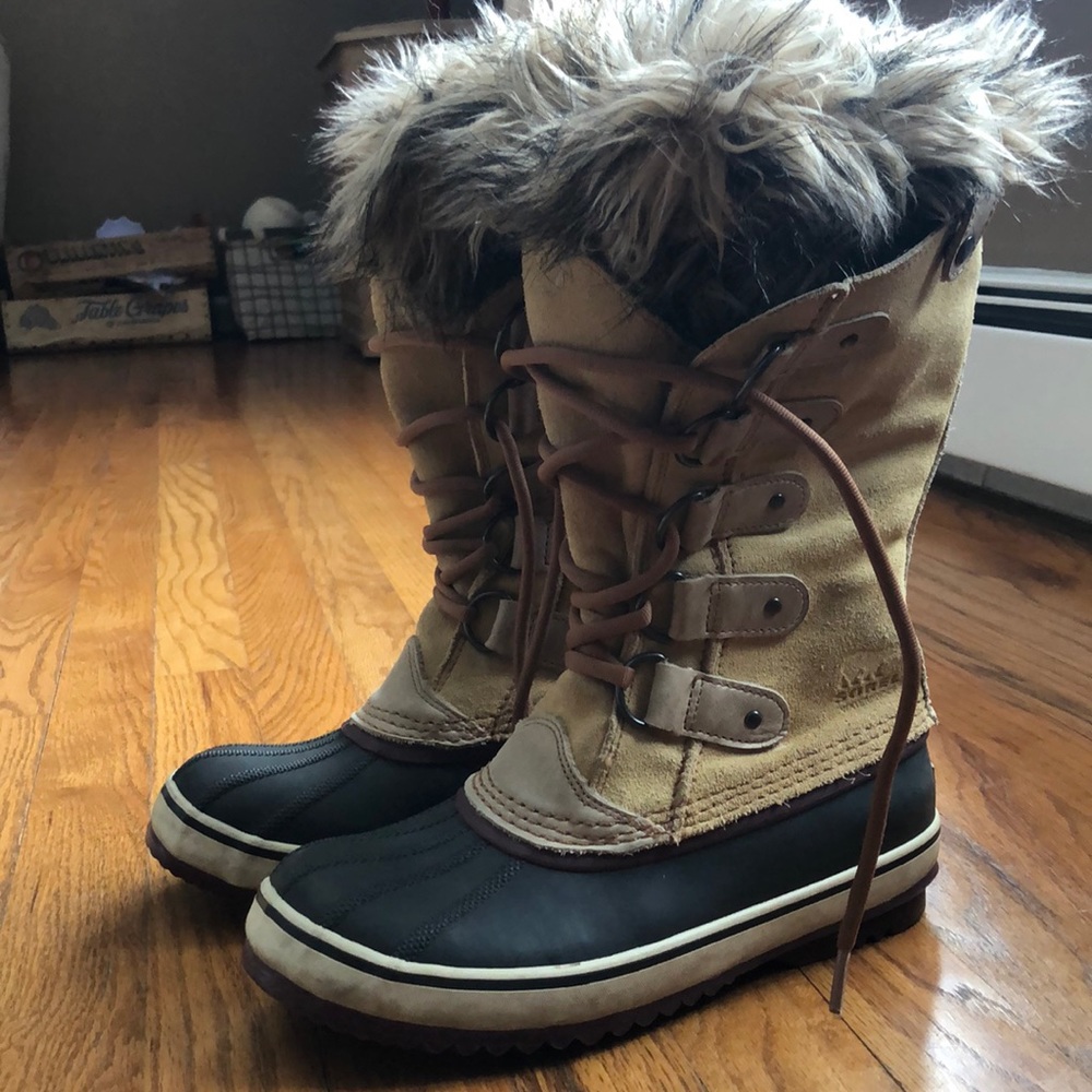 Woman’s Joan of Arctic boot